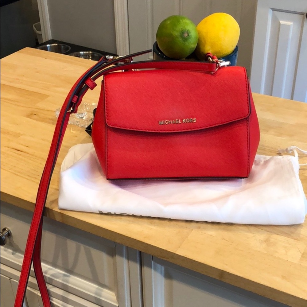 Michael kors cross body